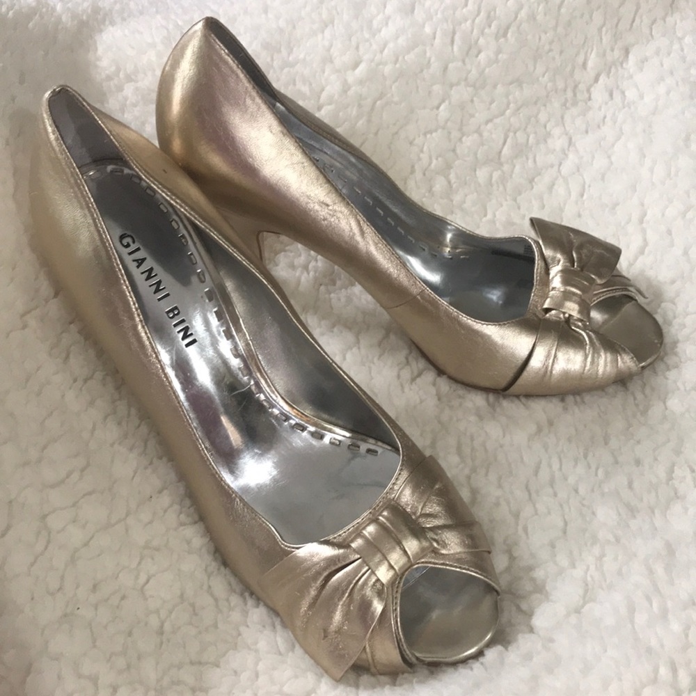 GIANNI BINI Gold Bow Open Toe Heels